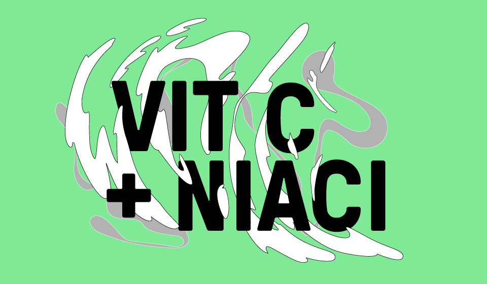 "VIT C + NIACI" escrito sobre un fondo verde